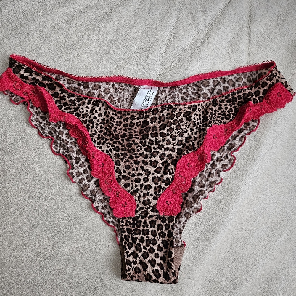 Vintage Maidenform  Leopard Bikini Red lace trim panties 6